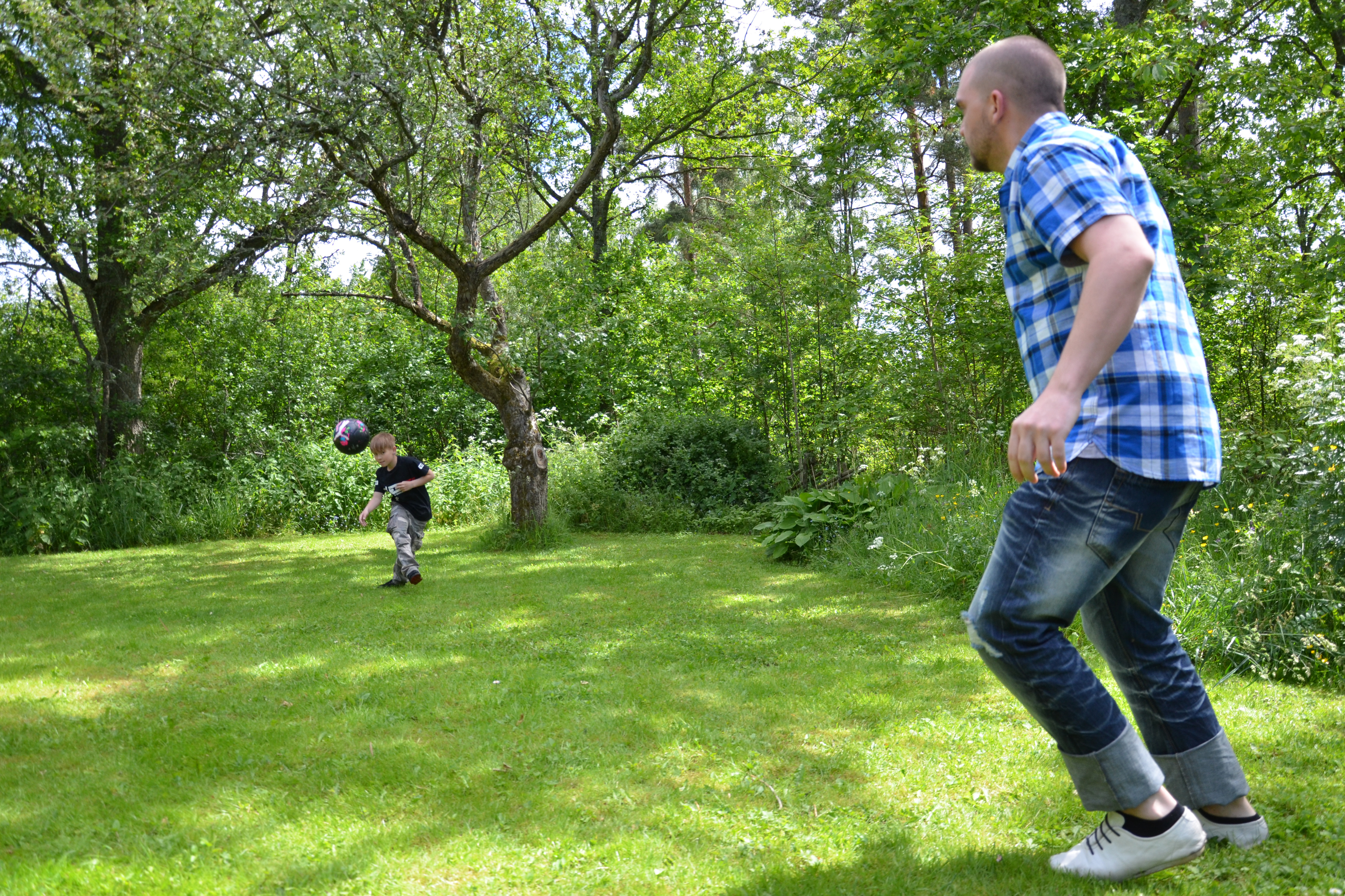 Pappa o son spelar boll